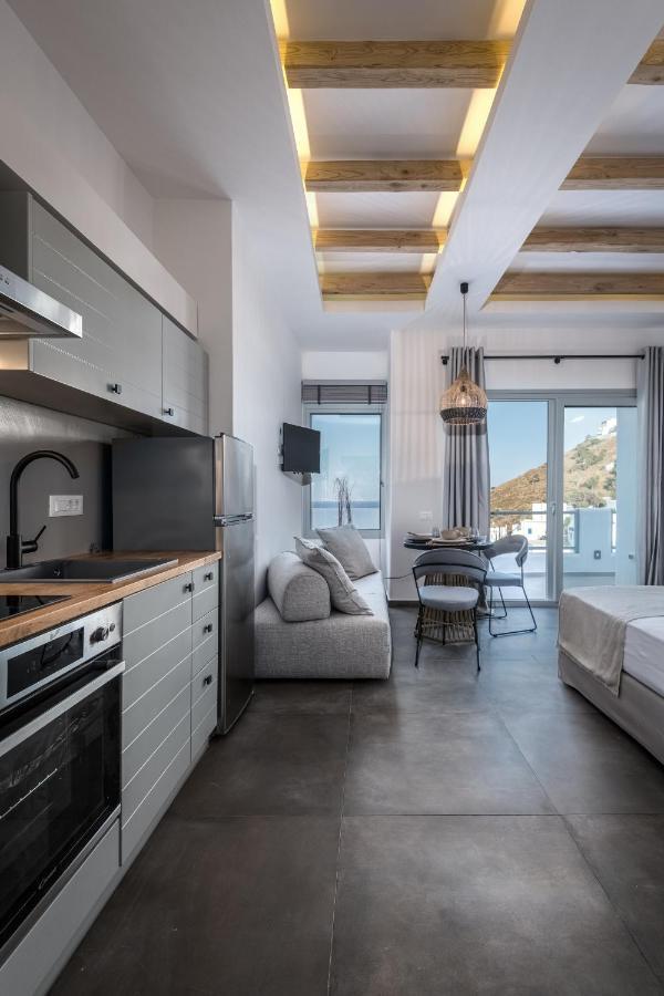 Vivere Luxury Suites Pera Gyalos Exterior photo